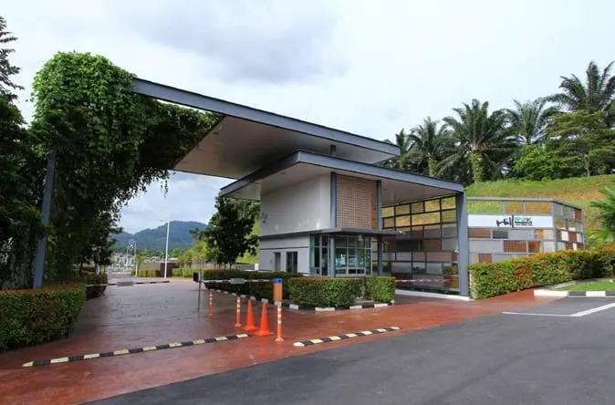 Hillpark Residence – image 2