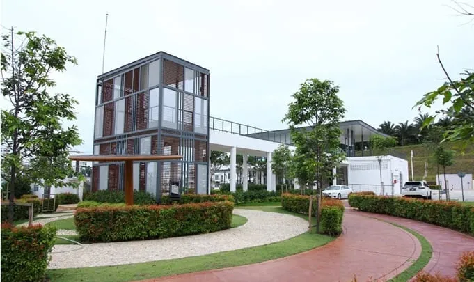 Hillpark Residence – image 3